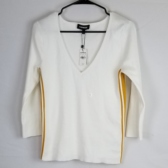 Express Sweater - Picture 4 of 4